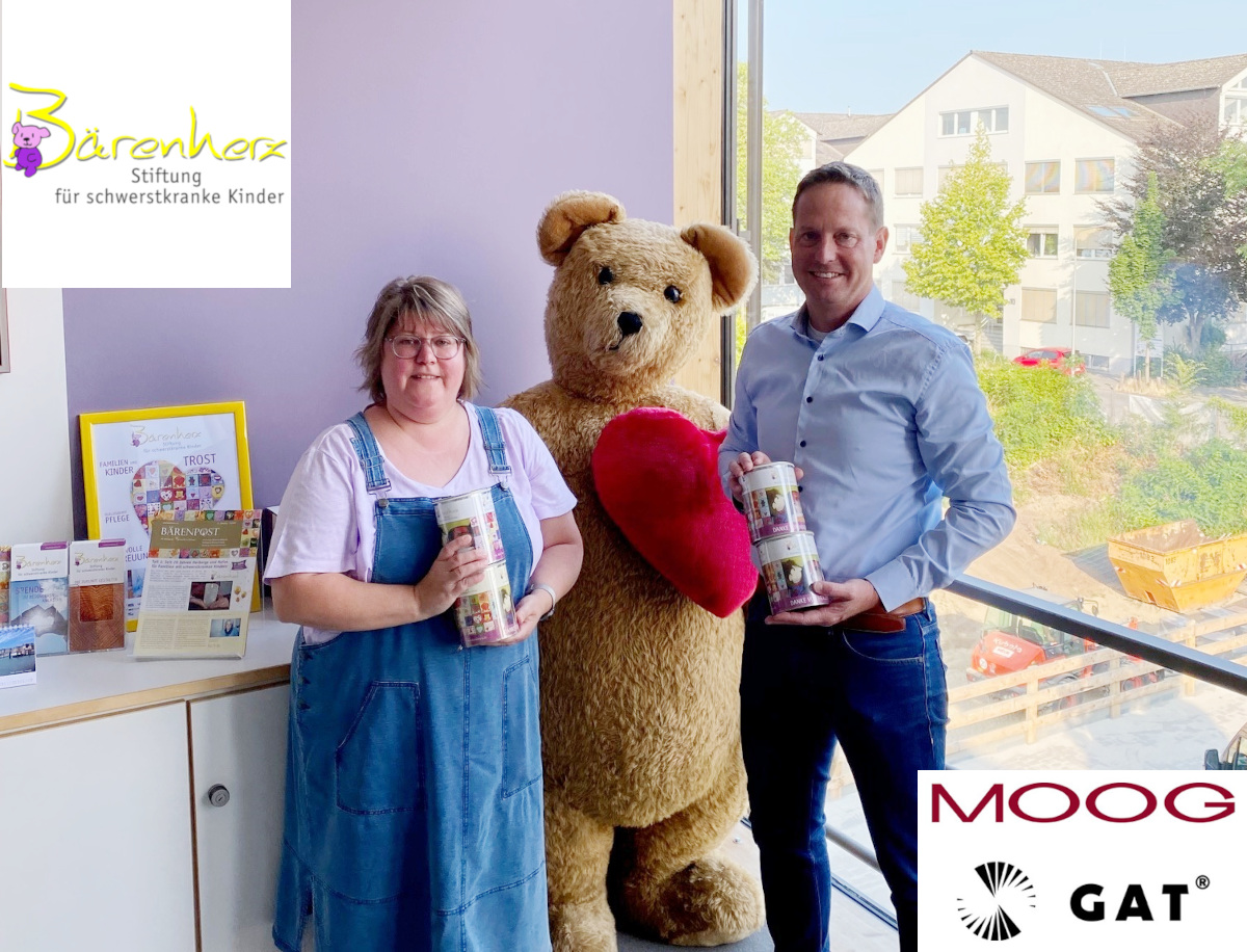 Moog GAT Geschäftsführung bei Übergabe der Spenden an die Bärenherz Stiftung